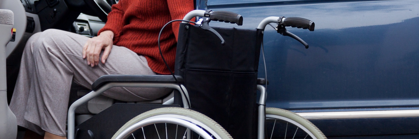 Behindertengerechter PKW für einen Rollstuhlfahrer – Reha-Leistung – Deutsche Assistance