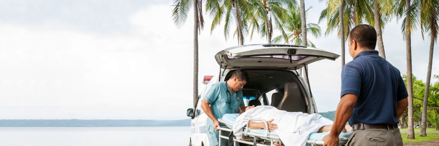 Ärztliche Versorgung im Urlaub am Strand – Assistanceleistungen – Deutsche Assistance