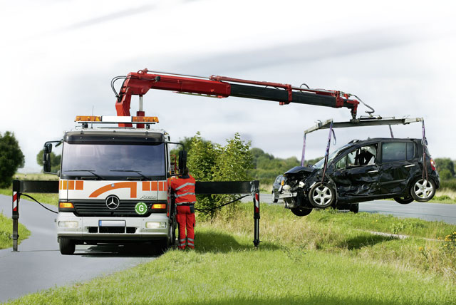 Kfz-Bergung aus Graben, Auslandautoschutzbrief – Deutsche Assistance