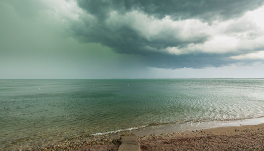Quelle: iStock, ©Sander Meertins Unwetter am Gardasee – Deutsche Assistance